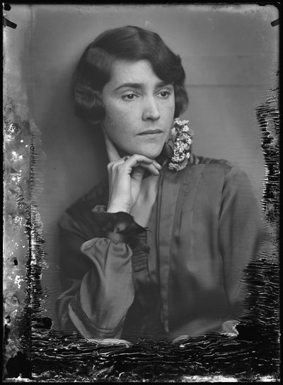 Artist Annie Roland Holst-de Meester (1927) by Jacob Merkelbach
